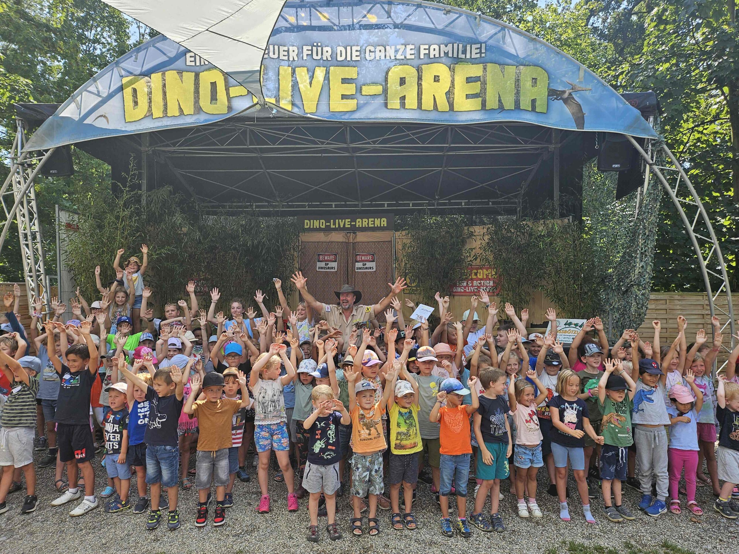 DINOLAND live entertainment